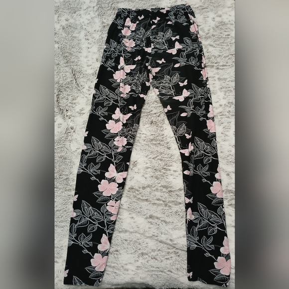 Agnes & Dora Black and Pink Floral Leggings - Picture 1 of 2
